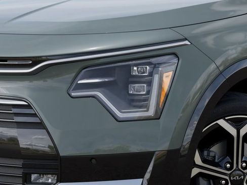New 2026 Kia Niro SX Touring FWD image 10
