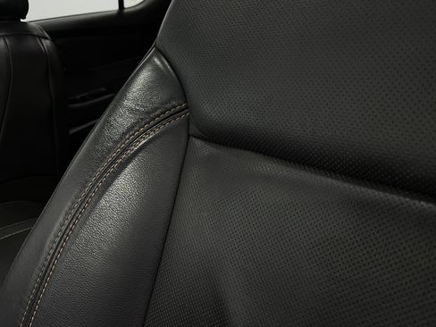 Used 2019 Chevrolet Traverse Premier w/ Driver Confidence II Package FWD image 18