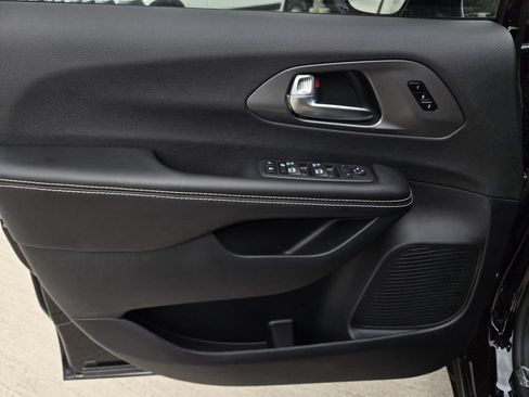 New 2026 Chrysler Pacifica Select w/ S Appearance Package FWD image 14