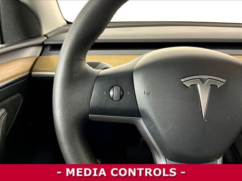 Used 2023 Tesla Model Y Long Range AWD/4WD image 11