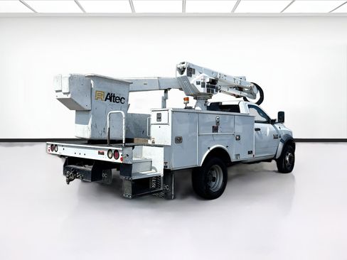 Used 2016 RAM 5500 Tradesman w/ Ambulance Prep Group RWD image 4