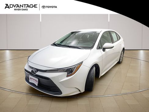 Used 2024 Toyota Corolla LE FWD image 4