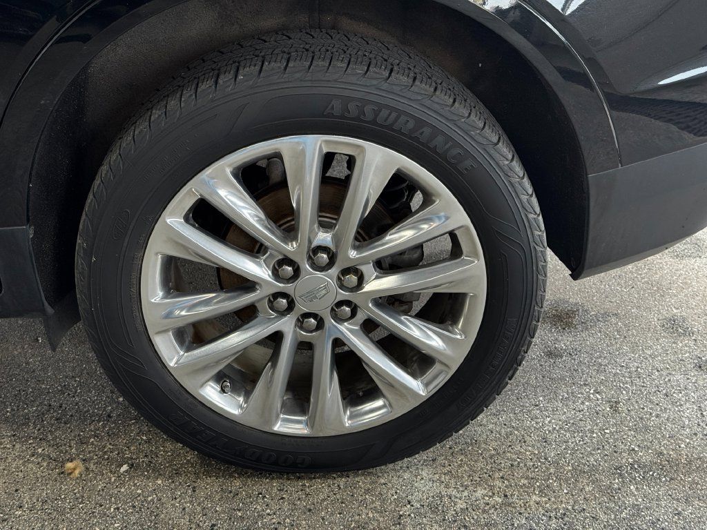 Used 2017 Cadillac XT5 Platinum AWD/4WD image 28