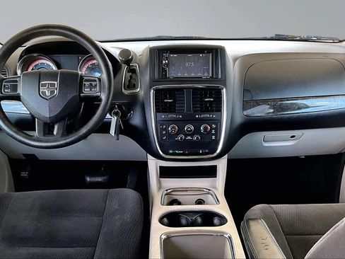 Used 2014 Dodge Grand Caravan SXT FWD image 7