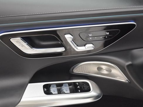 Used 2025 Mercedes-Benz E 53 AMG e 4MATIC Sedan image 21