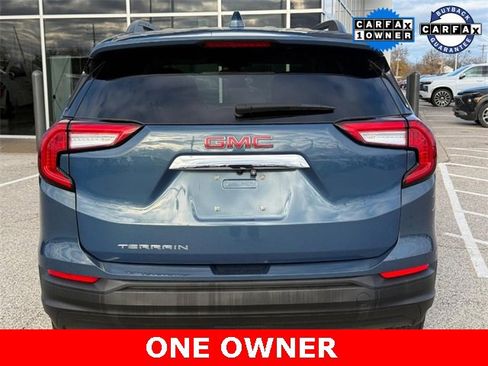 Used 2024 GMC Terrain SLE w/ Driver Convenience Package image 4