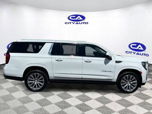 Used 2021 GMC Yukon XL Denali w/ Denali Premium Package AWD/4WD image 2