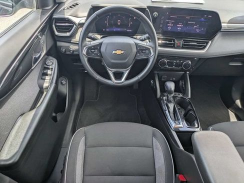 Used 2024 Chevrolet TrailBlazer LT w/ Convenience Package FWD image 17