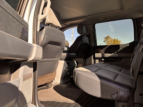 Used 2021 Ford F150 Lariat w/ Equipment Group 502A High image 18