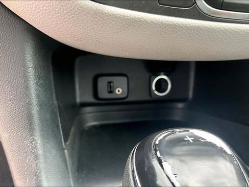 Used 2018 Chevrolet Equinox LS FWD image 15