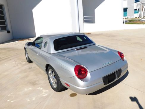 Used 2005 Ford Thunderbird image 20