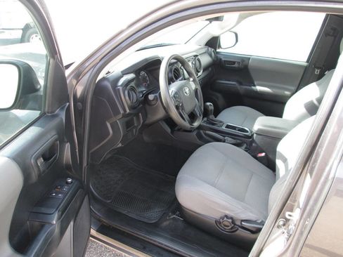 Used 2017 Toyota Tacoma SR5 image 13