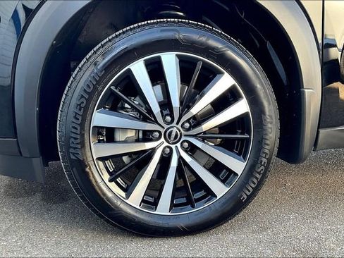 Used 2024 Nissan Pathfinder Platinum w/ Cargo Package image 8