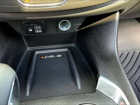Used 2023 Chevrolet Traverse High Country AWD/4WD image 15