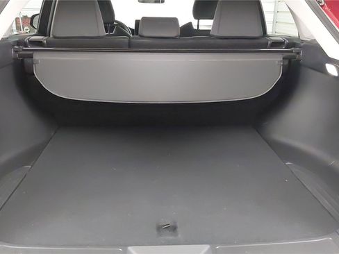 Used 2021 Toyota Venza LE image 22