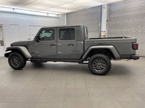 New 2026 Jeep Gladiator Sport image 5