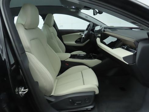 Used 2025 Audi A6 e-tron Premium Plus w/ Premium Plus image 22