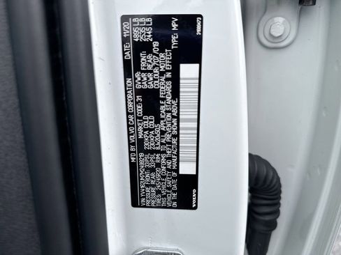 Used 2021 Volvo XC40 T5 R-Design w/ Advanced Package image 26