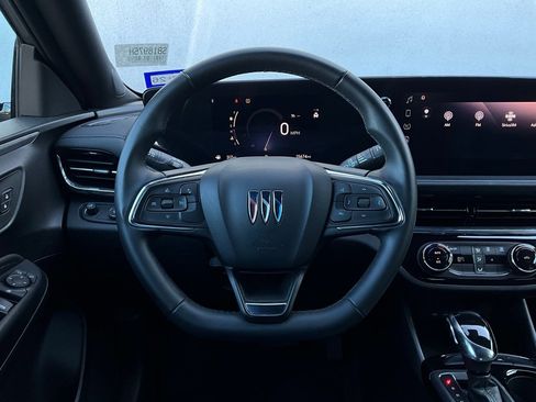 Used 2025 Buick Envista Sport Touring image 31