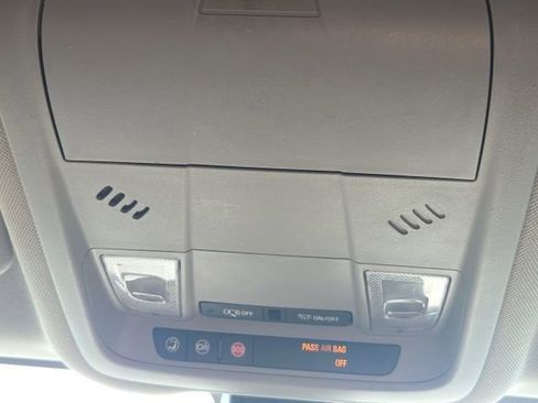 Used 2019 Chevrolet Equinox LT image 29