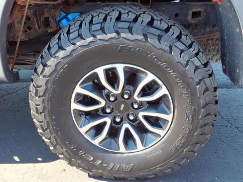 Used 2014 Ford F150 Raptor w/ Exterior Graphics Package image 8