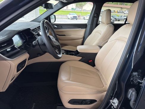 Used 2023 Jeep Grand Cherokee 4WD 4xe w/ Luxury Tech Group II image 10