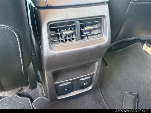 Used 2017 Ford Edge SEL w/ Equipment Group 201A FWD image 29