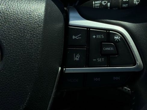 Used 2023 Toyota Highlander LE FWD image 26