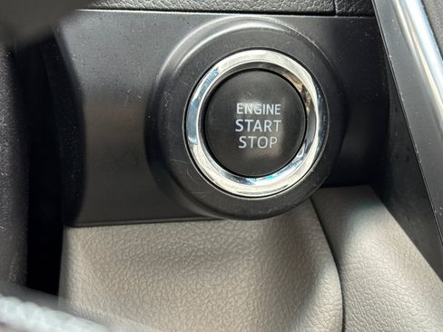 Used 2015 Toyota Camry XLE image 26