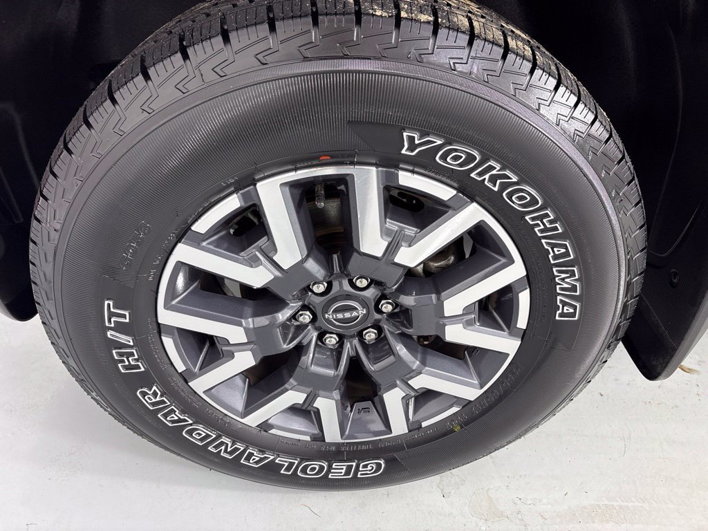Used 2022 Nissan Frontier SV AWD/4WD image 11