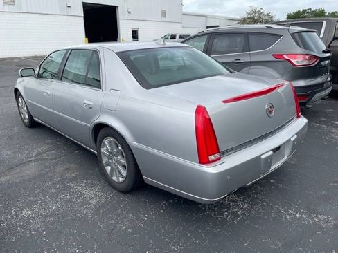 Used 2009 Cadillac DTS w/ Platinum Edition FWD image 5
