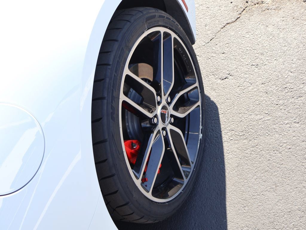 Used 2019 Chevrolet Corvette Stingray Coupe w/ 1LT RWD image 37
