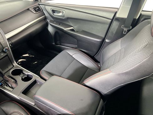 Used 2017 Toyota Camry SE image 20