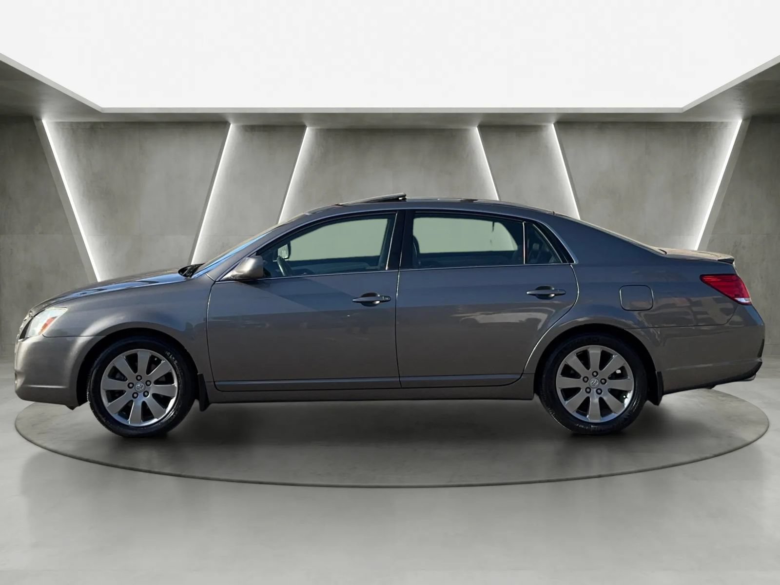 Used 2005 Toyota Avalon Touring FWD image 6