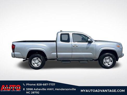 Used 2022 Toyota Tacoma SR AWD/4WD image 2