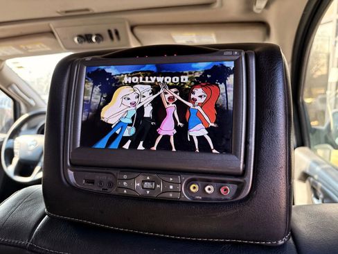 Used 2015 Nissan Armada Platinum w/ 2nd Row Captain Seat Package image 28