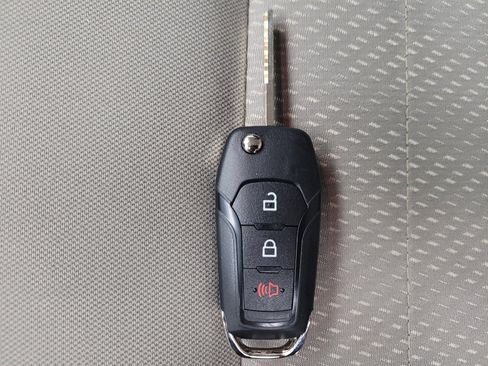 Used 2020 Ford EcoSport S FWD image 32