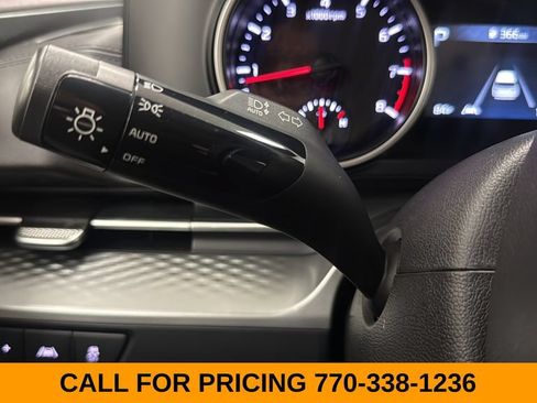 Used 2023 Kia Carnival LX FWD image 19