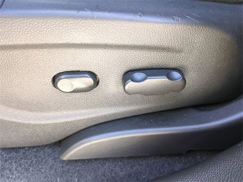 Used 2020 Chevrolet Trax LT w/ Redline Edition image 21