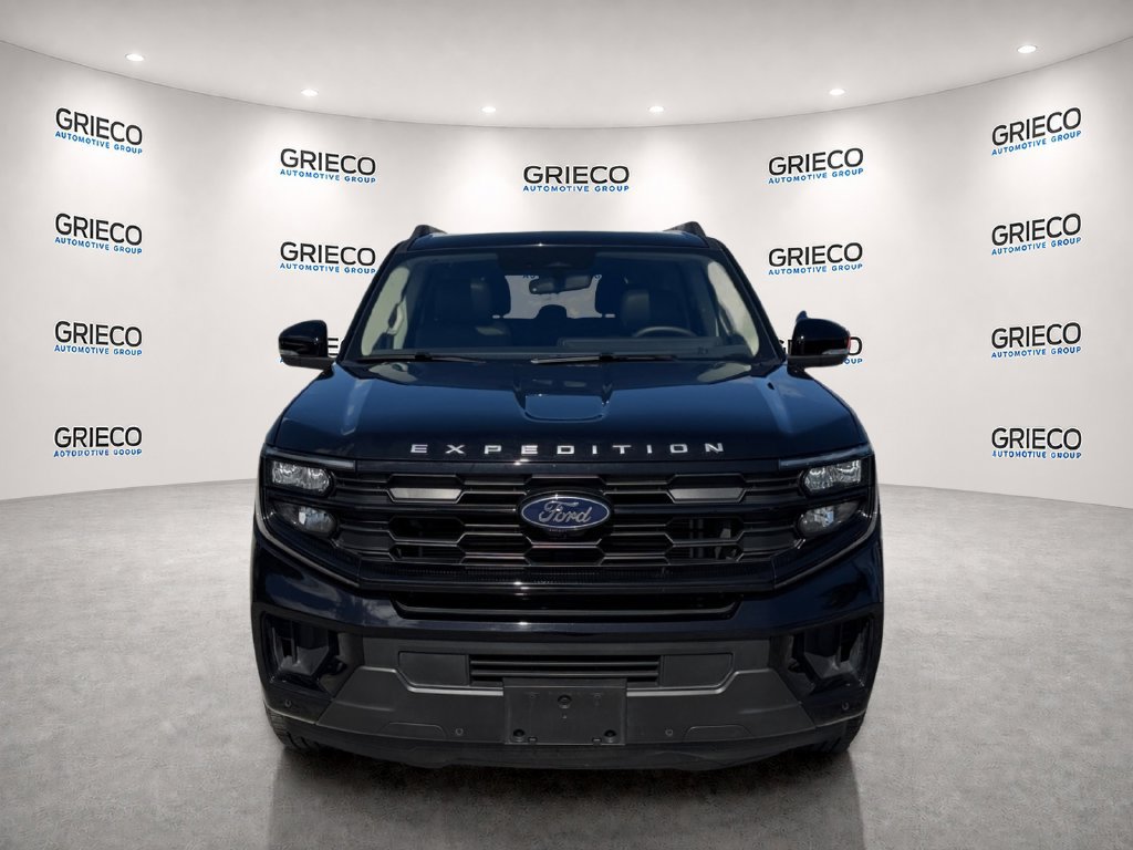 Used 2025 Ford Expedition Active RWD image 2