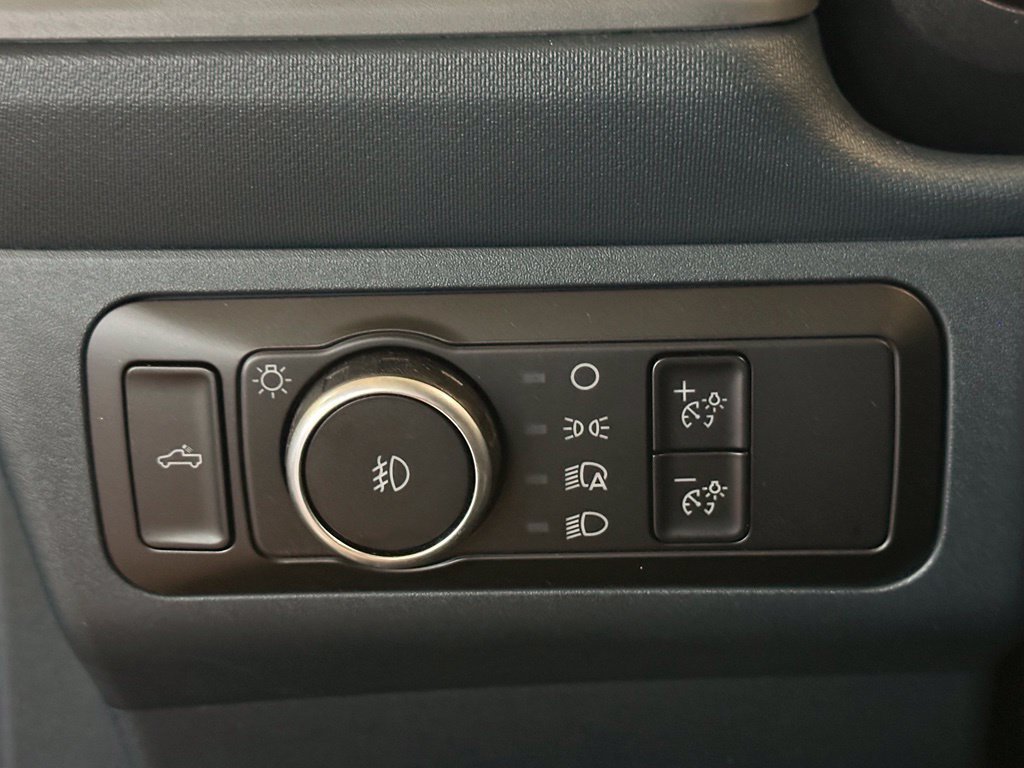 Used 2025 Ford Maverick Lobo AWD/4WD image 33