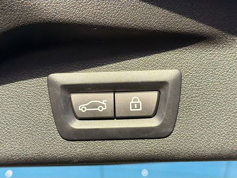 Used 2022 BMW X7 xDrive40i w/ Premium Package image 13