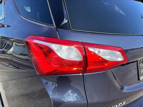 Used 2018 Chevrolet Equinox LT FWD image 24