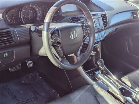 Used 2017 Honda Accord Sport Special Edition image 10