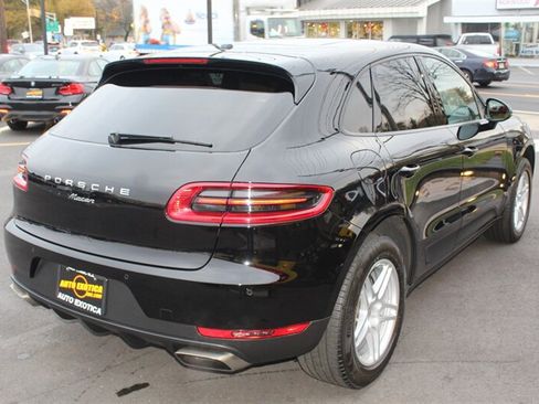 Used 2018 Porsche Macan AWD/4WD image 3