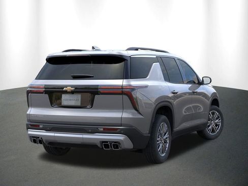 New 2026 Chevrolet Traverse LT w/ LPO, Floor Liner Package image 5