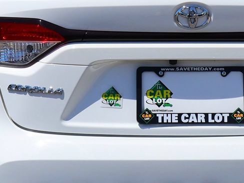 Used 2023 Toyota Corolla LE w/ Carpet Mat Package (TMS) FWD image 19