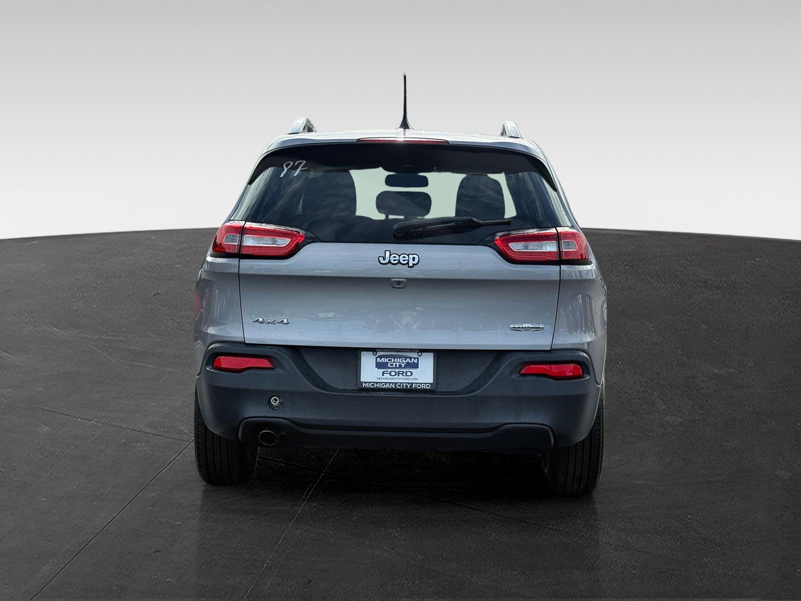 Used 2016 Jeep Cherokee Latitude AWD/4WD image 6