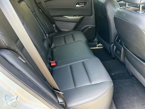 Used 2024 Nissan Rogue SV w/ SV Premium Package image 30