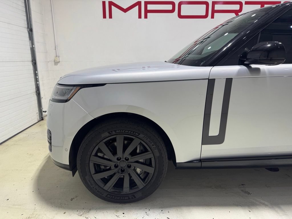 Used 2024 Land Rover Range Rover Long Wheelbase SE AWD/4WD image 3